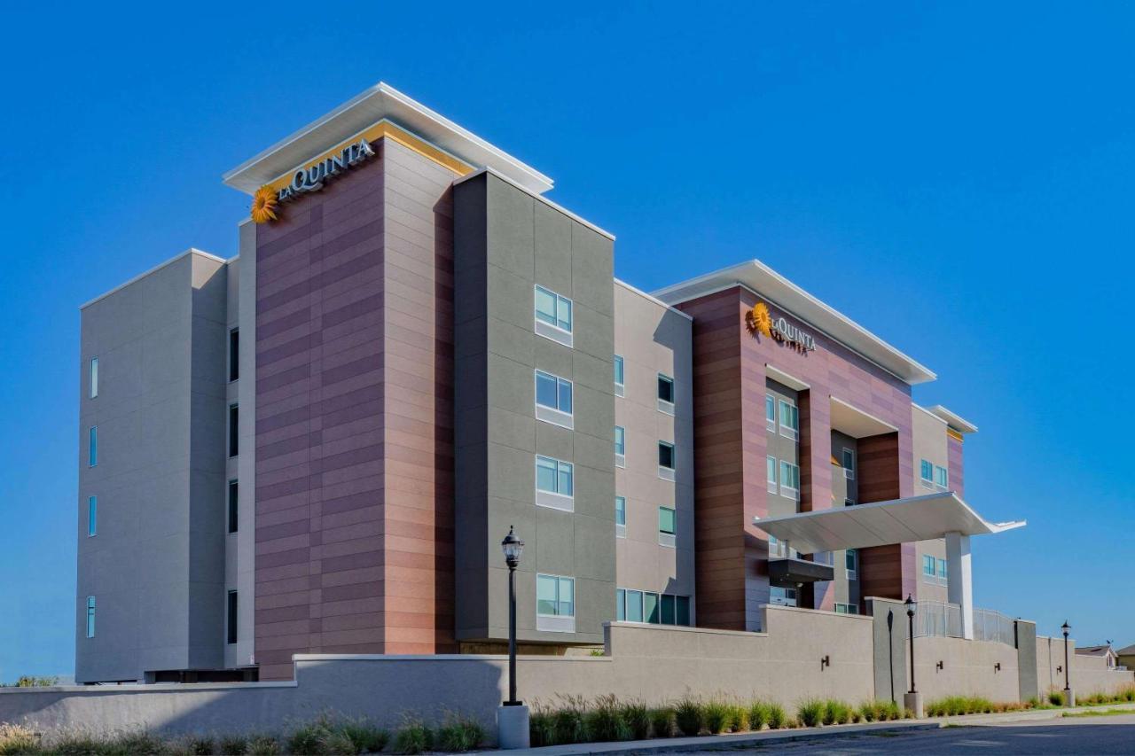 La Quinta Inn & Suites By Wyndham Galveston North At I-45 Экстерьер фото