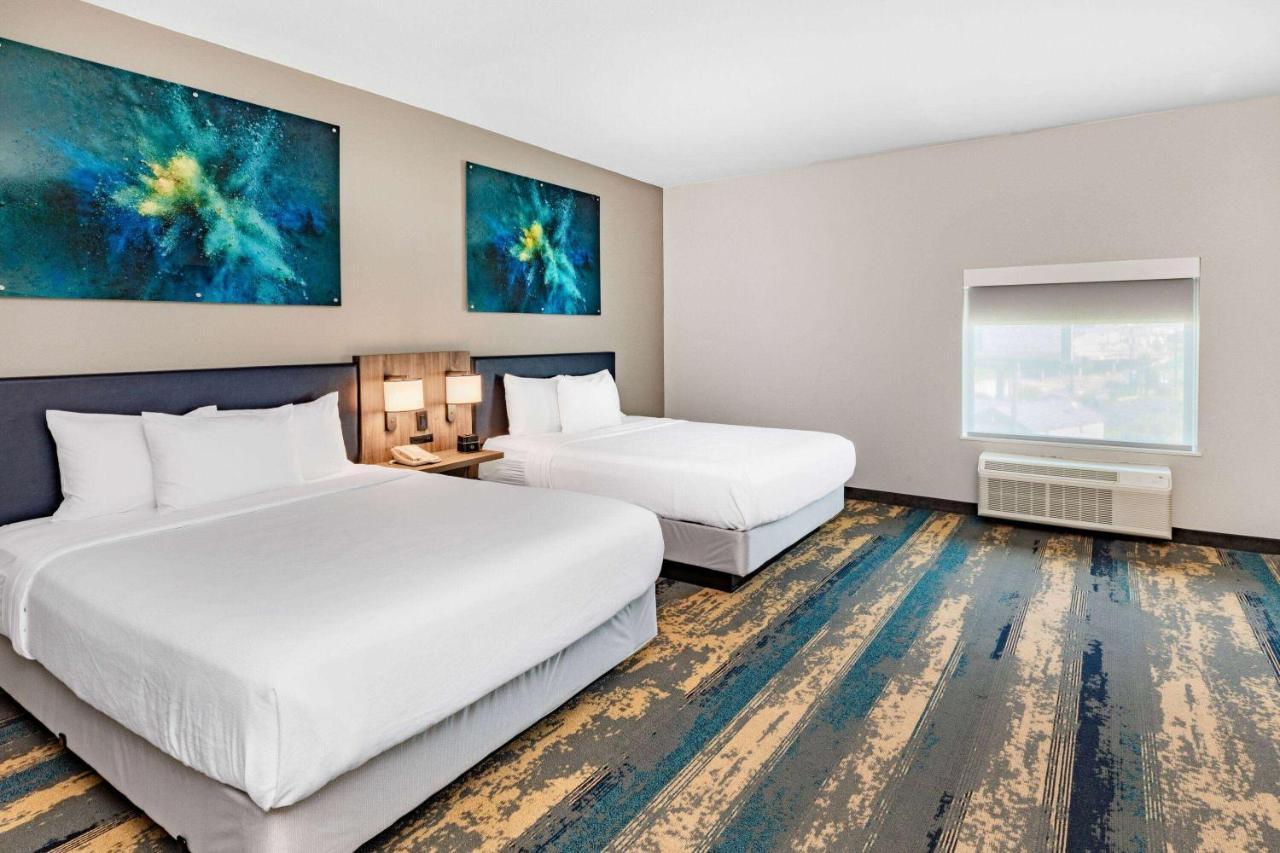 La Quinta Inn & Suites By Wyndham Galveston North At I-45 Экстерьер фото
