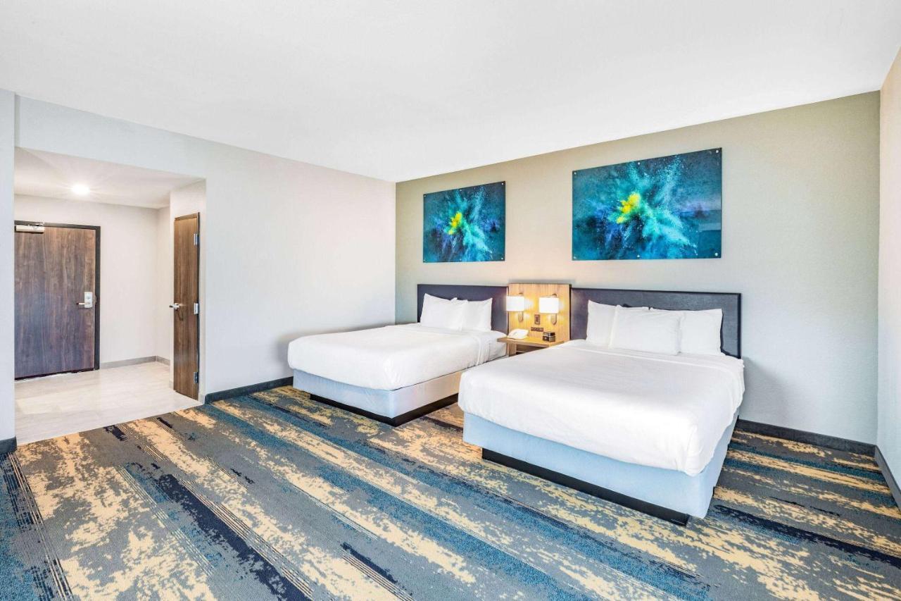 La Quinta Inn & Suites By Wyndham Galveston North At I-45 Экстерьер фото